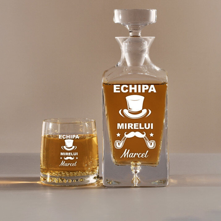 Echipa mirelui - Set cu carafă și pahare pentru whisky