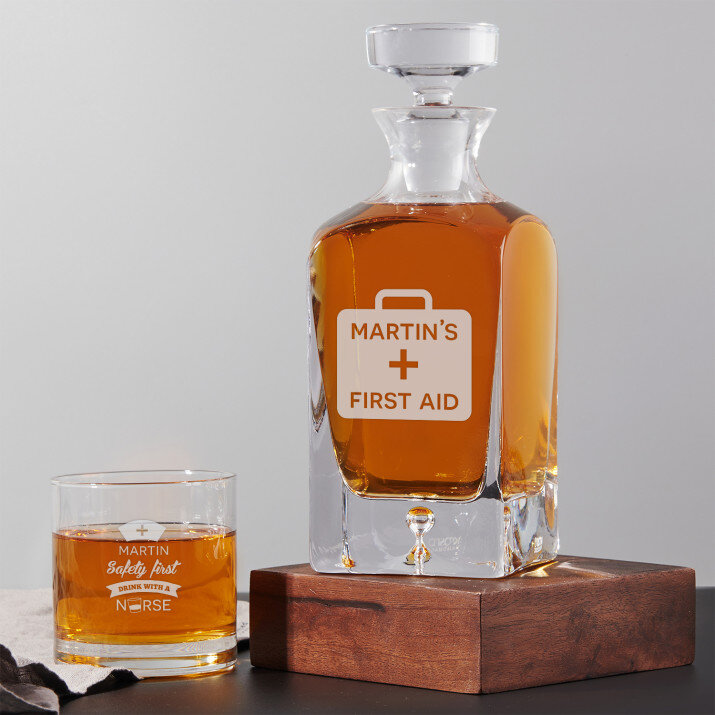 First aid - Set cu carafă și pahare pentru whisky