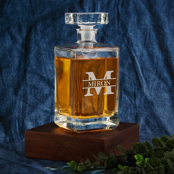 Inițială cu nume - Carafă pentru whisky 0,7l