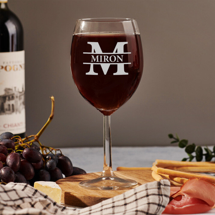 inițală cu nume - Pahar pentru vin