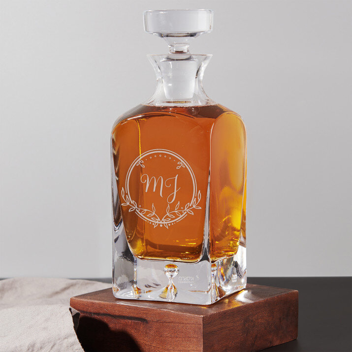 Inițiale 2 - Carafă pentru whisky