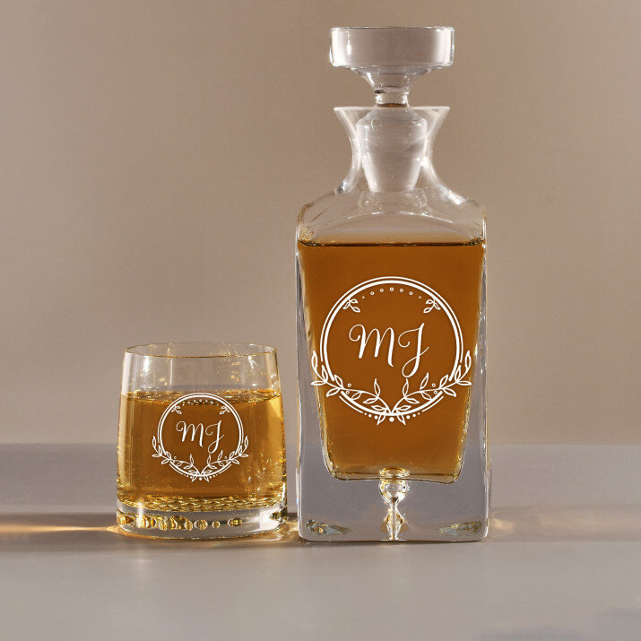 Inițiale 2 - Set cu carafă și pahare pentru whisky