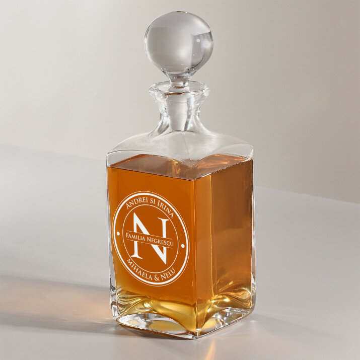 Monogramă familia - Carafă pentru whisky