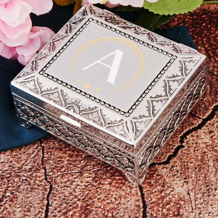 Monogramă - Cutiuță placată cu argint