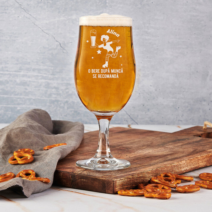 O bere după muncă ea - Pocal pentru bere O bere după muncă ea - Pocal pentru bere