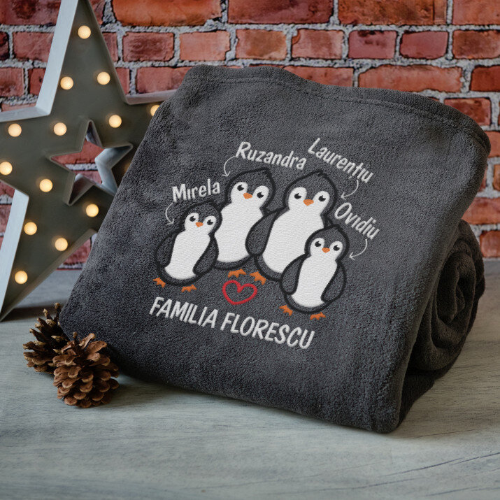 Familia de pinguini - Pătură Brodată