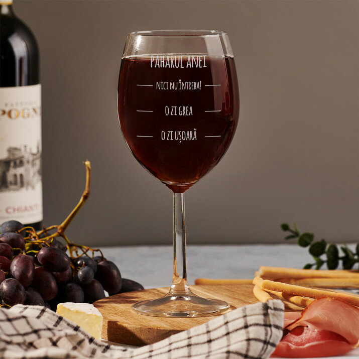 O zi grea - Pahar pentru vin