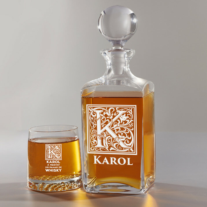 Un pahar de whisky - Set cu carafă și pahare pentru whisky
