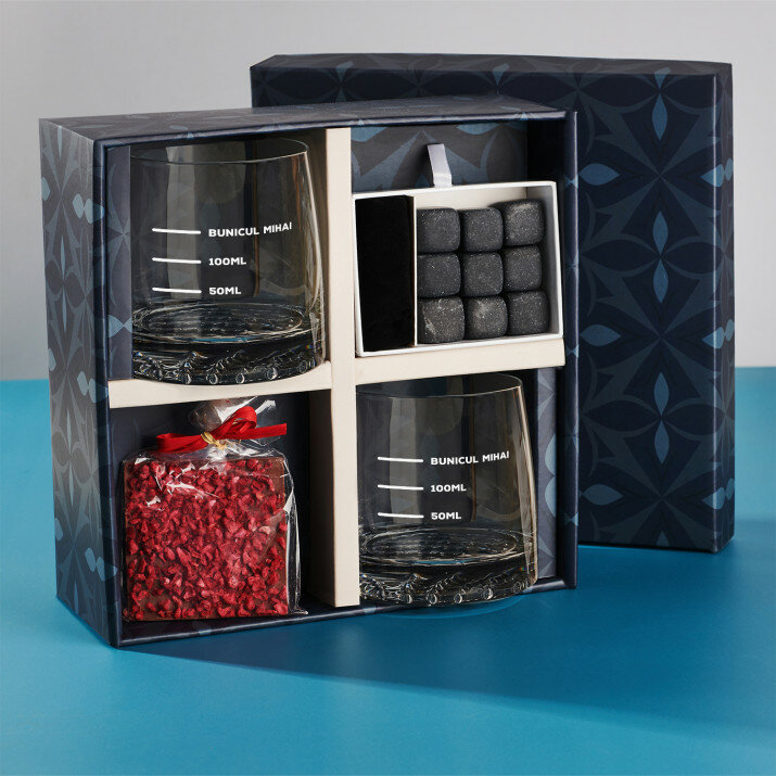 Set cadou pentru bunic, cu pahare pentru whisky