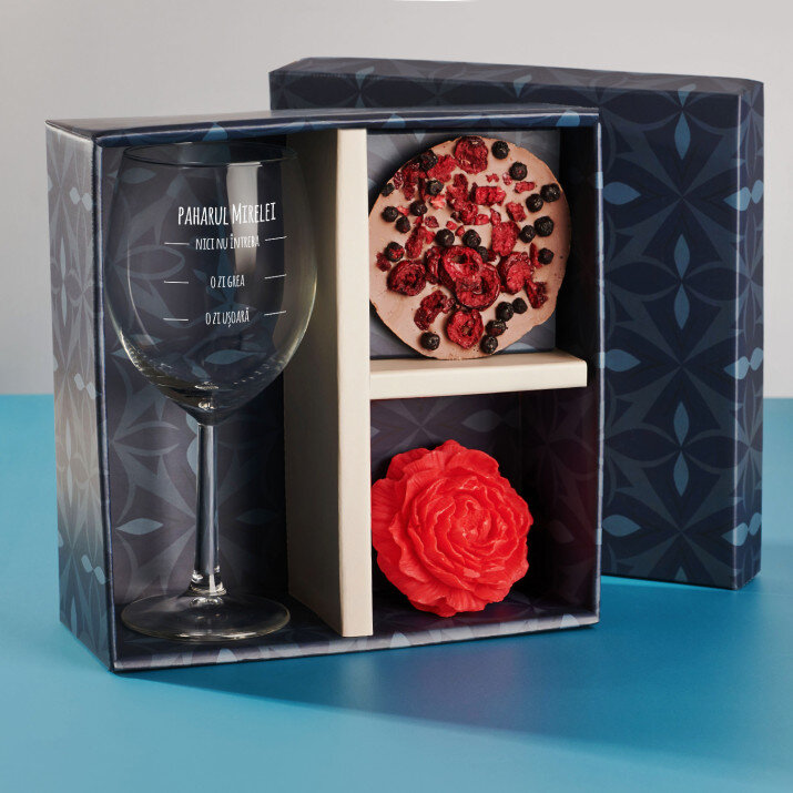 Set cadou pentru ea cu pahar pentru vin