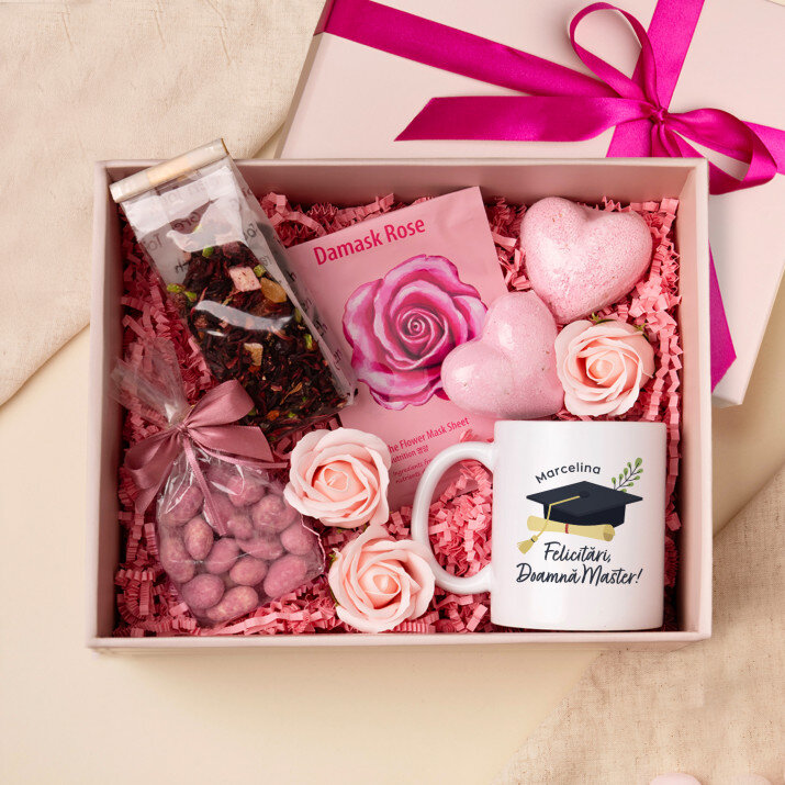 Set cu cană și spa cu trandafiri pentru doamnă master Set cu cană și spa cu trandafiri pentru doamnă master