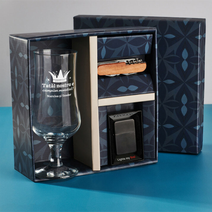 Set cadou pentru tata cu pocal pentru bere și briceag Set cadou pentru tata cu pocal pentru bere și briceag