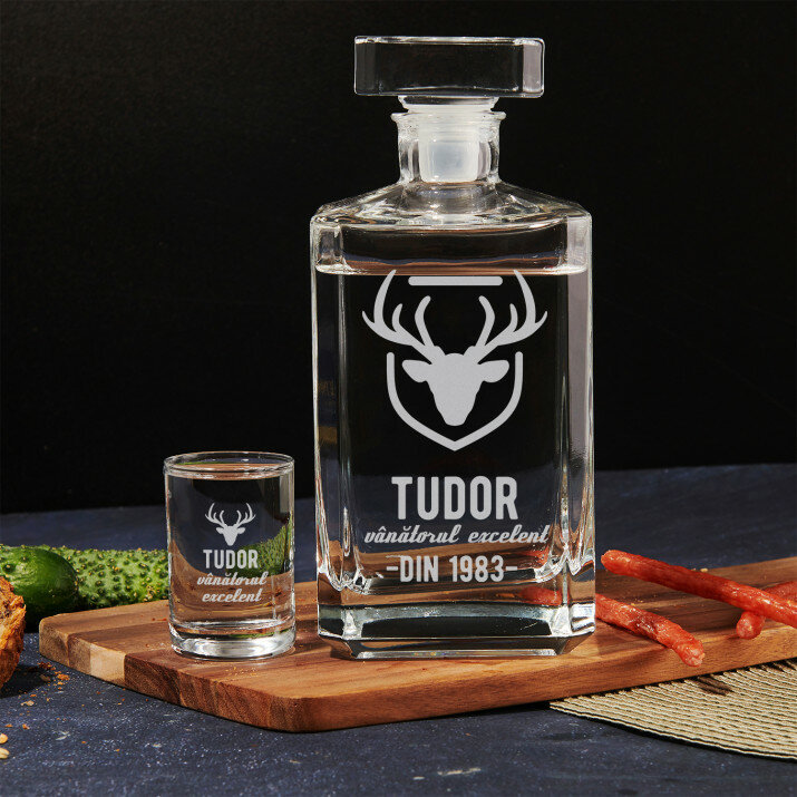 Vânătorul excelent - Carafă și păhărele pentru vodcă