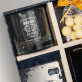 Set cadou la aniversarea 30 de ani, cu pahar pentru whisky